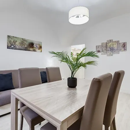 Vivilo Collection - Brescia - 2bd 2 Baths *